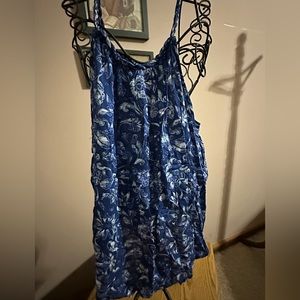GAP flowy tank top with twisted straps